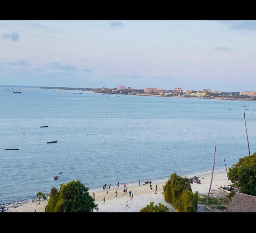 Beachfront M. A.Apartment Dar es Salaam Exterior photo